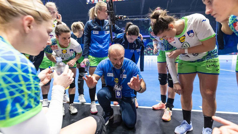 Slovenska ženska rokometna reprezentanca na pripravah: Adžić izbral 19 igralk pred kvalifikacijami za EP