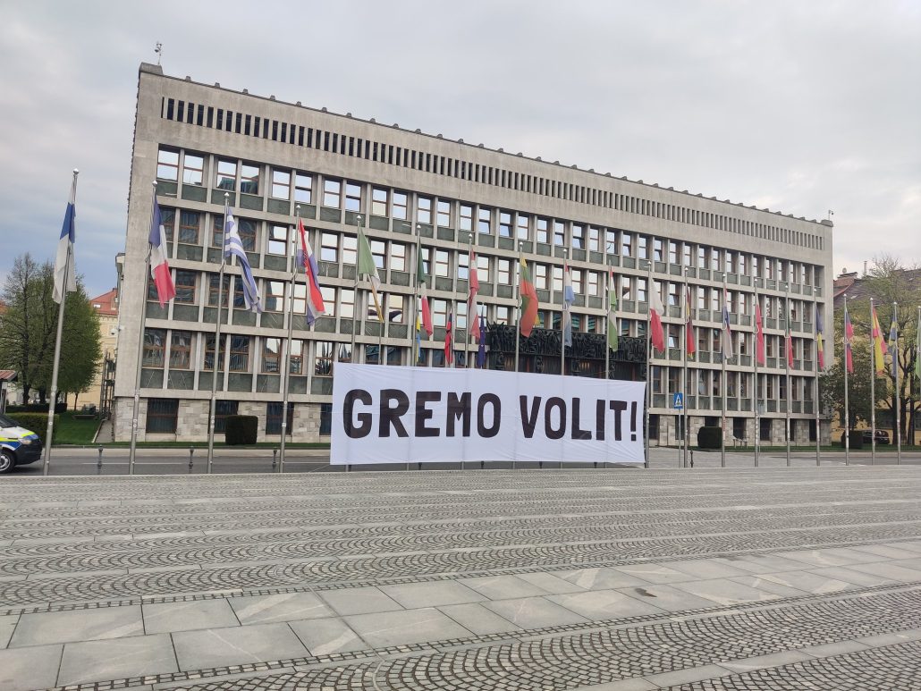 Slovenija pred parlamentarnimi volitvami 2026: veliko strank, malo vizije