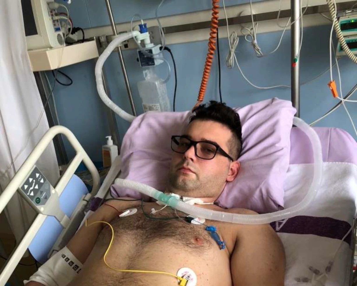 Rutinska operacija se spremenila v življenjsko tragedijo: 31-letnik pristal na vozičku, zdravniki dvignili roke