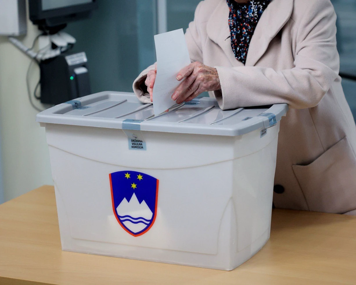 Referendumska vročica: kar 33 kampanjskih ekip bo nagovarjalo volivce – odločitev o pomoči pri končanju življenja razdvaja Slovenijo